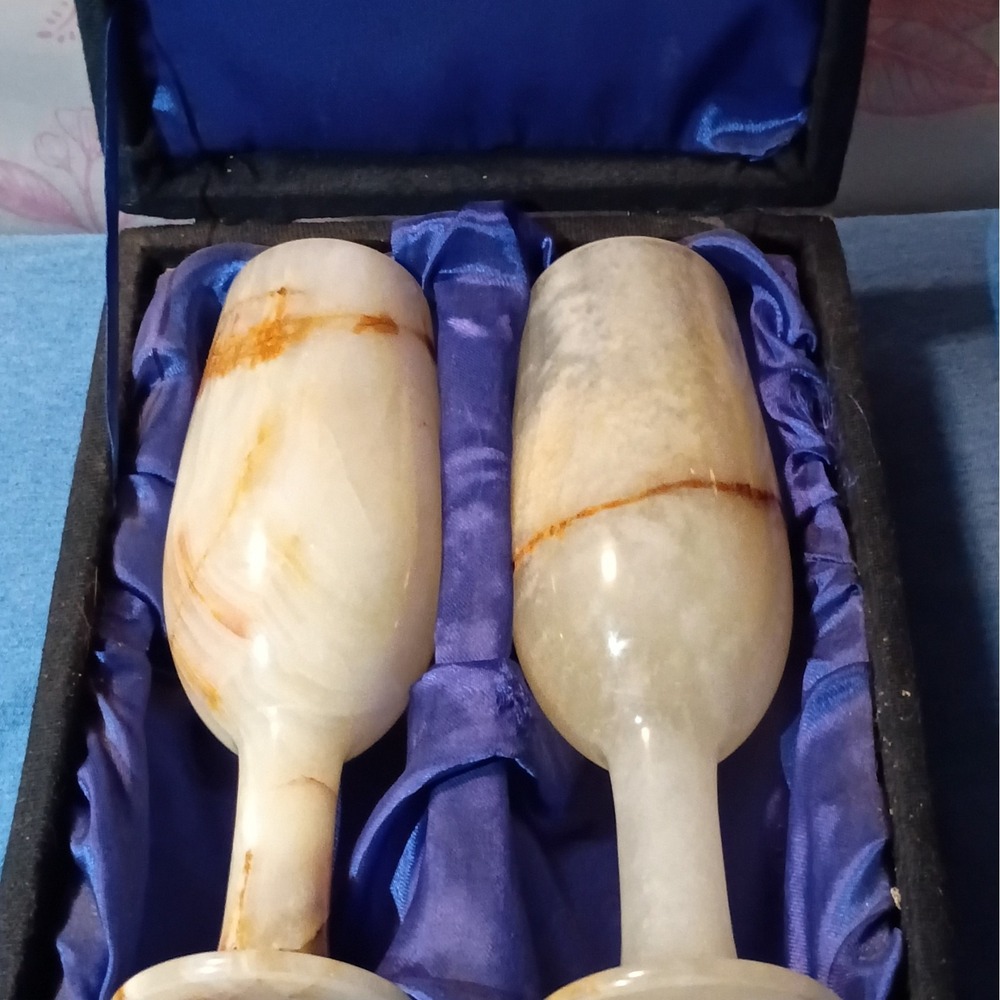 Hand Carved Alabaster Goblets From Pakistan Set of 2 w/ Satin Box - Picture 4 of 16